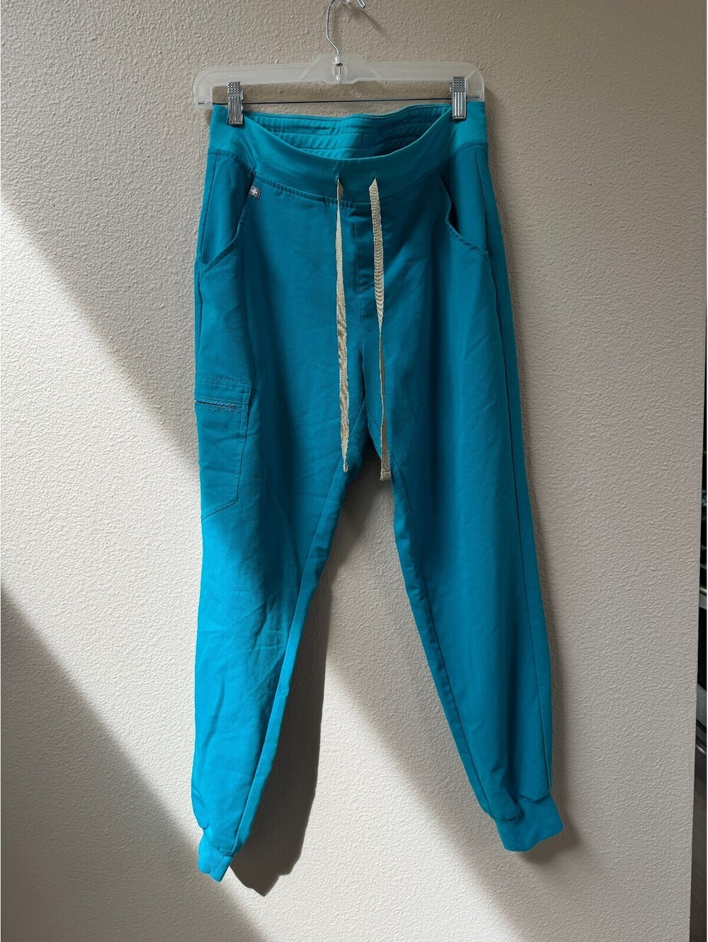 figs scrub pants